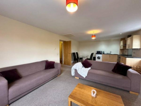 Spacious 2 Bedroom Apt In Chorlton W Free Parking